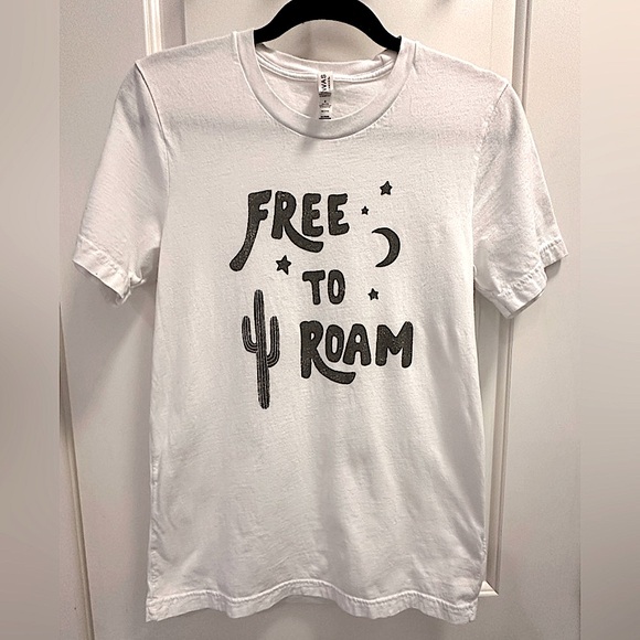 White “Free to Roam” Desert themed T Shirt - Picture 1 of 6